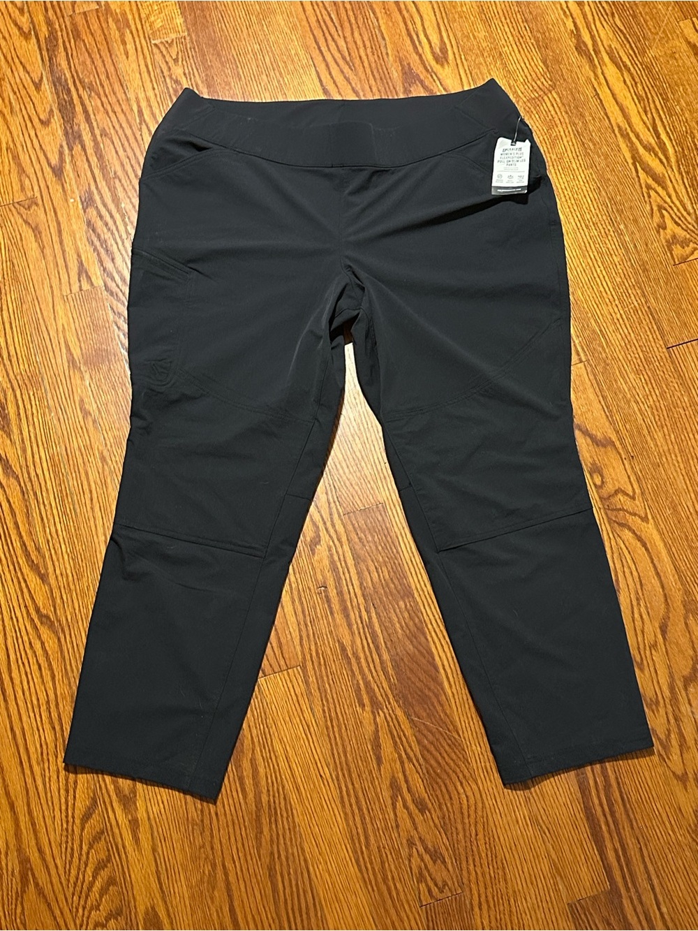 BNWT Women’s Deluth Trading Hiking Fishing Pants 20w Short